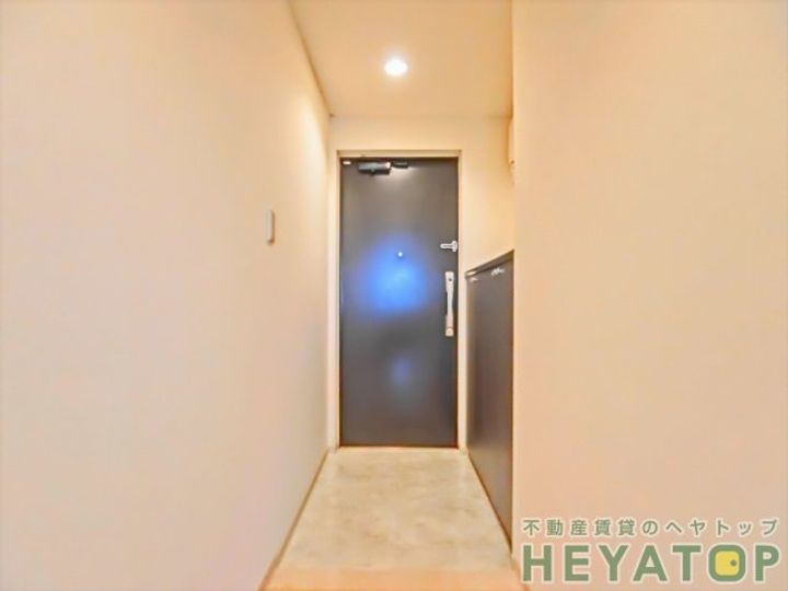 愛知県名古屋市熱田区六野1(マンション)の賃貸物件の玄関