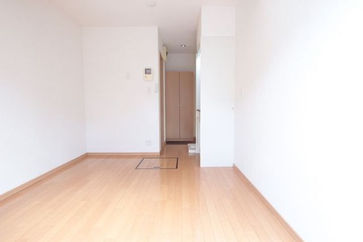 シャトー・リヴィエラの居間