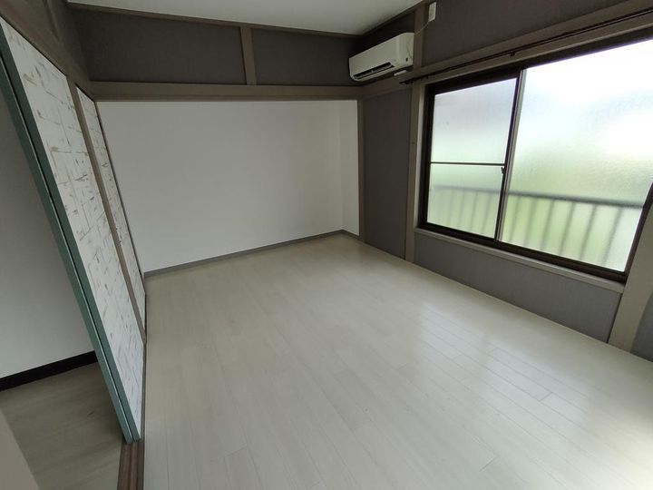 栄町ハイツ201の居間