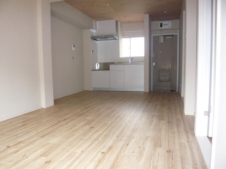 京町ビルの居間