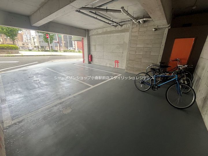 矢島ビルの地図