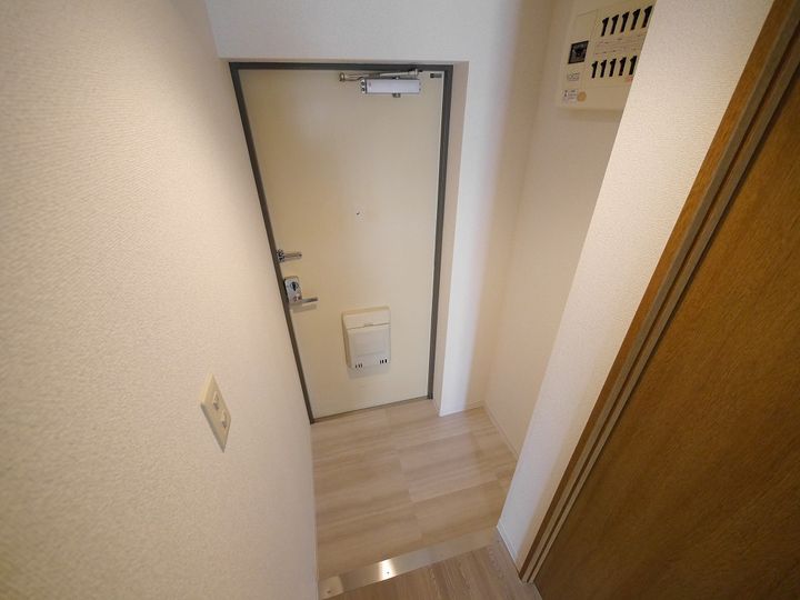 シャロン鷹取東の玄関