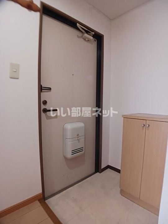 福島県いわき市平正月町(マンション)の賃貸物件の玄関