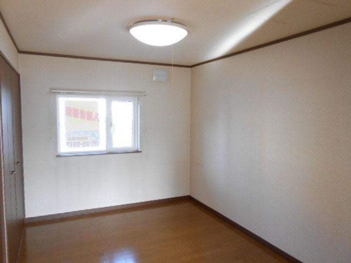 ハイツハピネスIIの居間