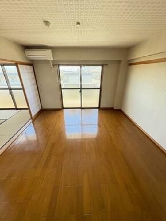 コーポラスkokufuの居間