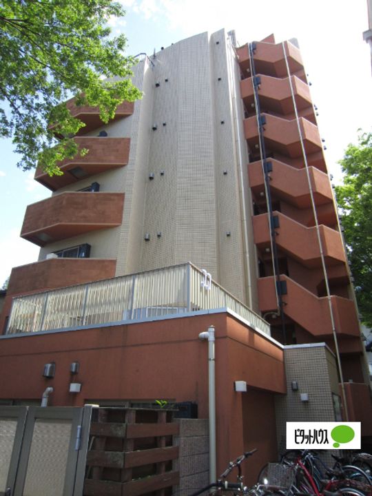 パレ・ホームズ芦花公園の外観