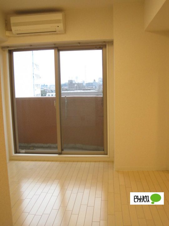 パレ・ホームズ芦花公園の居間