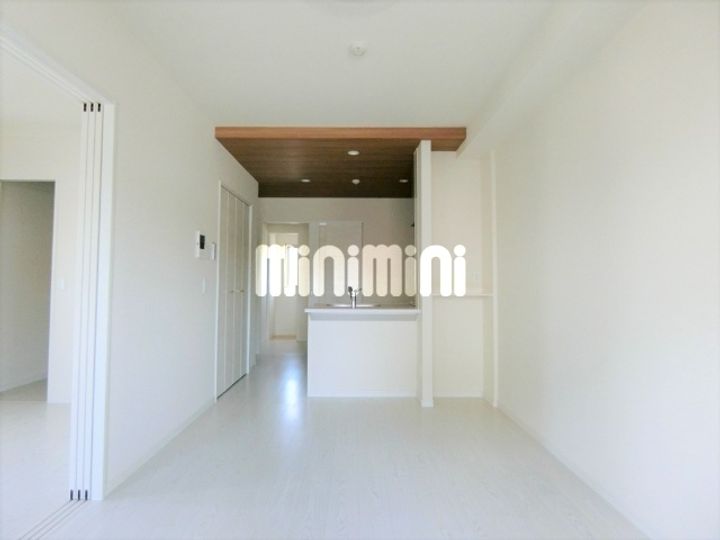 エクリュ&24 厚原の内装