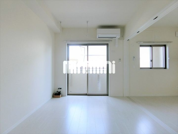 エクリュ&24 厚原の居間