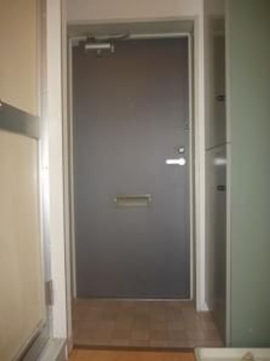 ダイホープラザ生麦の玄関