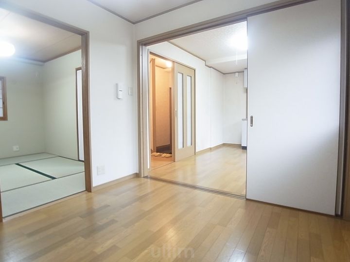 プレステージ六地蔵の居間