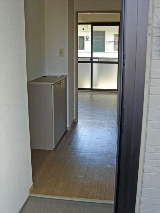 マーメゾンKの玄関