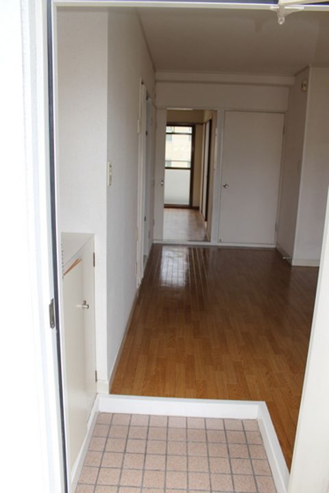 コーポ伊藤の玄関