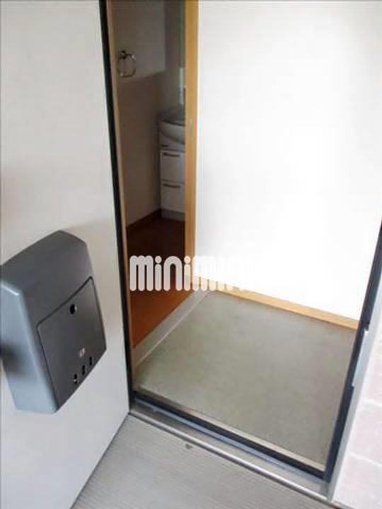 グランディアコートAの玄関