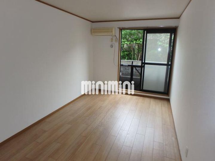 ジンガーデンの内装