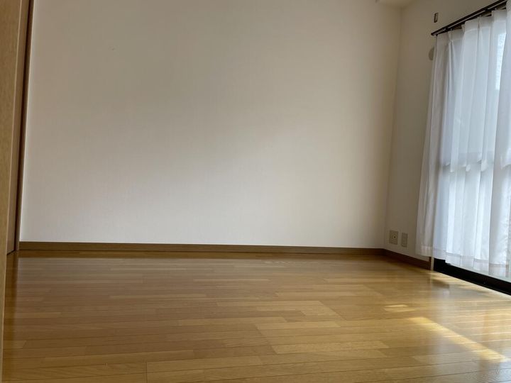 リブコート中山手の居間