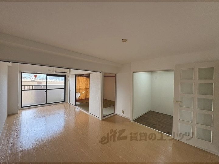 SYグランドビルの居間