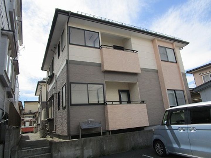 ノーブルハイツヤサワの外観