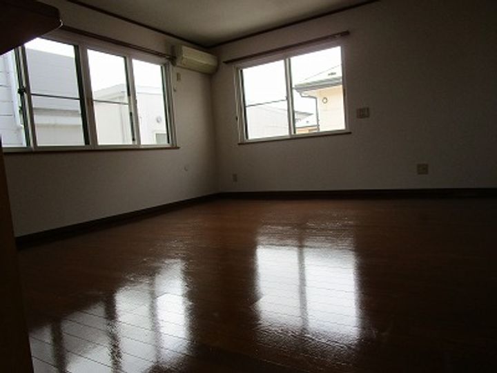 ノーブルハイツヤサワの居間