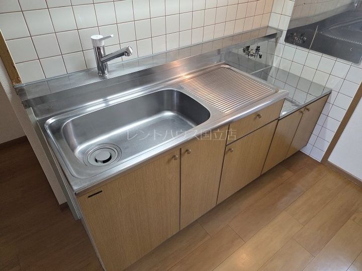 東京都立川市羽衣町3の賃貸アパートのキッチン