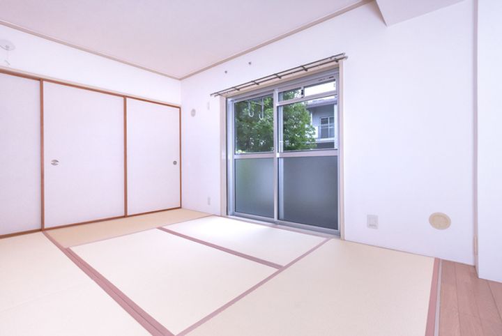 UR洛西境谷東の内装