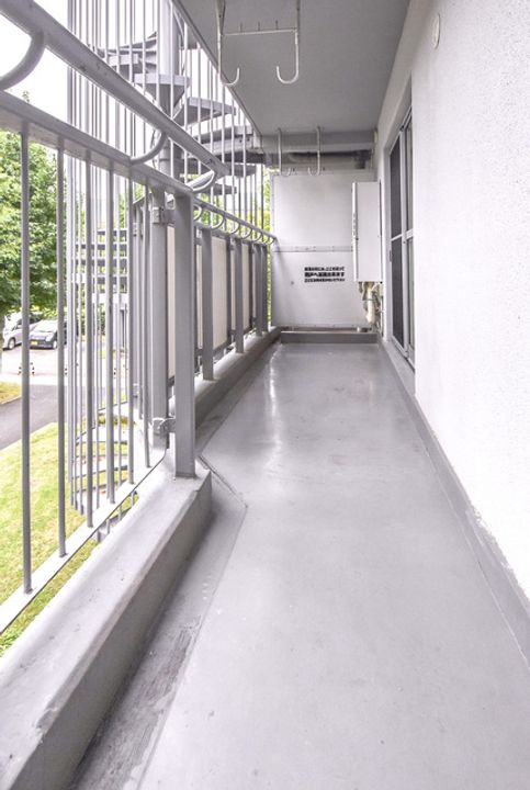 UR洛西境谷東の内装