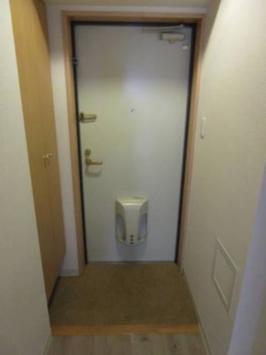 広島県広島市中区十日市町2(マンション)の賃貸物件の玄関