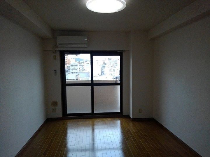エスト堀川の居間