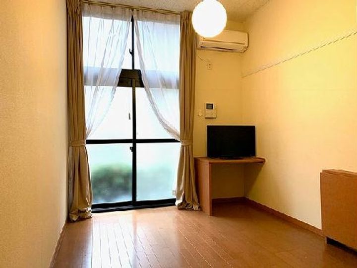 レオパレスMARUKA2の居間