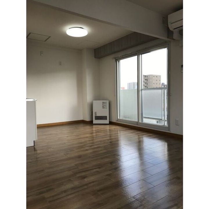 MAISON HOXIN南10条の居間