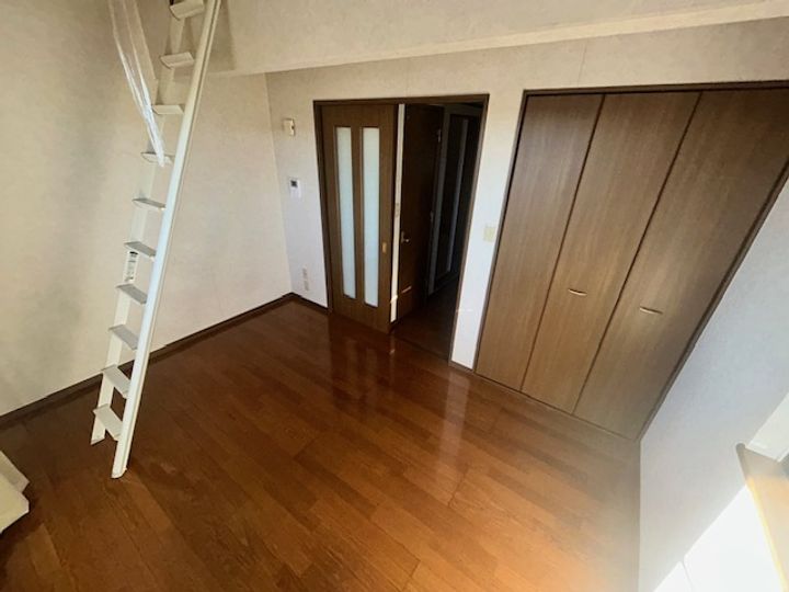 ピュアハイツ青柳 B棟の居間