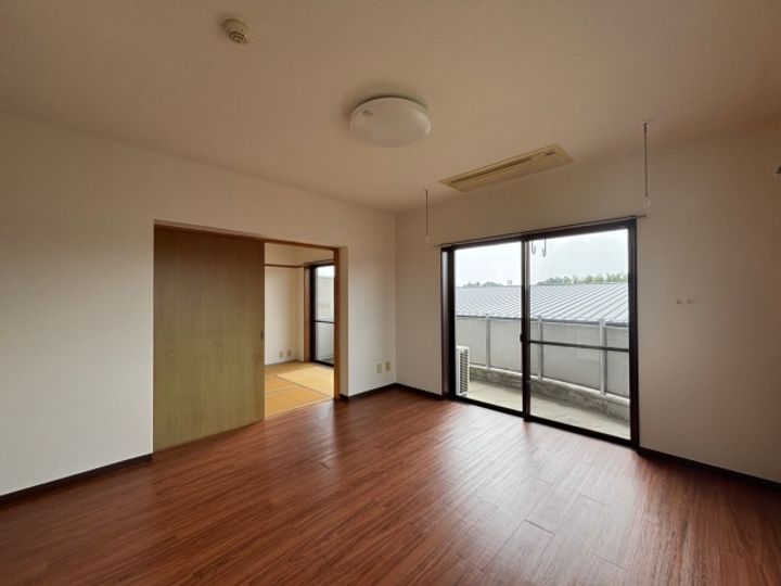 ベアート松が丘の居間
