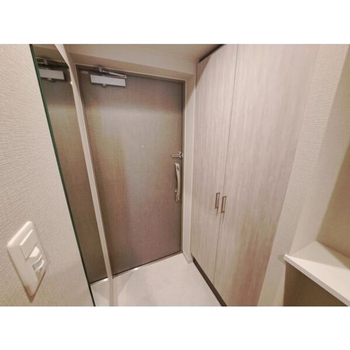 スプランディッド福島WESTの玄関