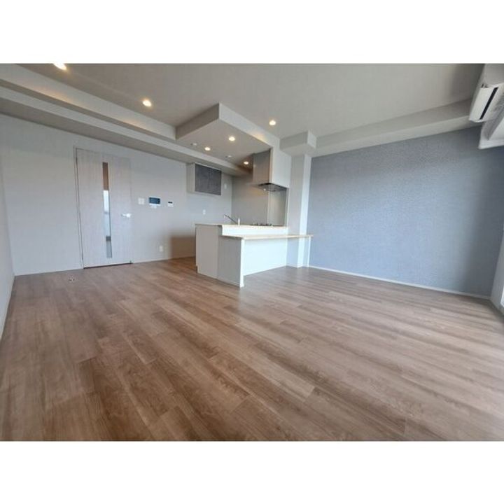 スプランディッド福島WESTの居間