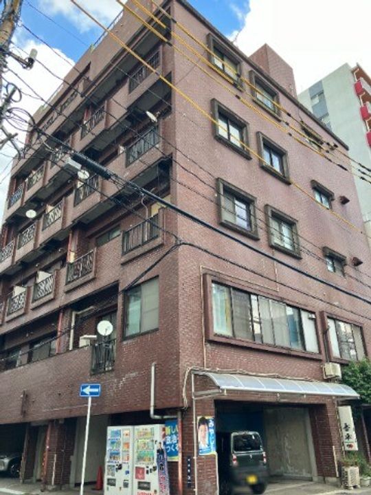 寿ビルの外観