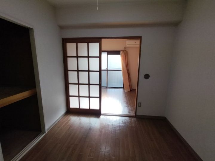 マドレ大森の居間