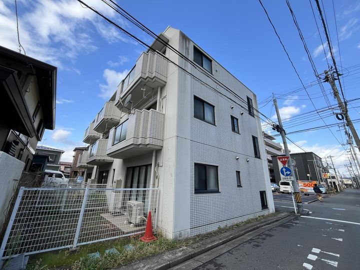 プライムエステート一高前の外観