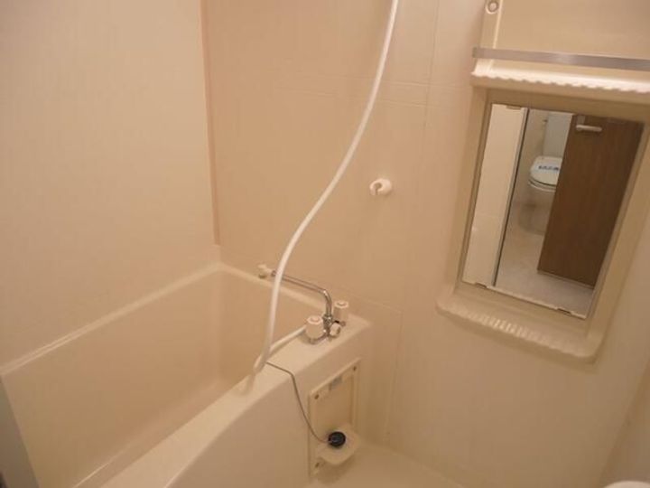 神奈川県横浜市港北区新横浜2の賃貸マンションの風呂