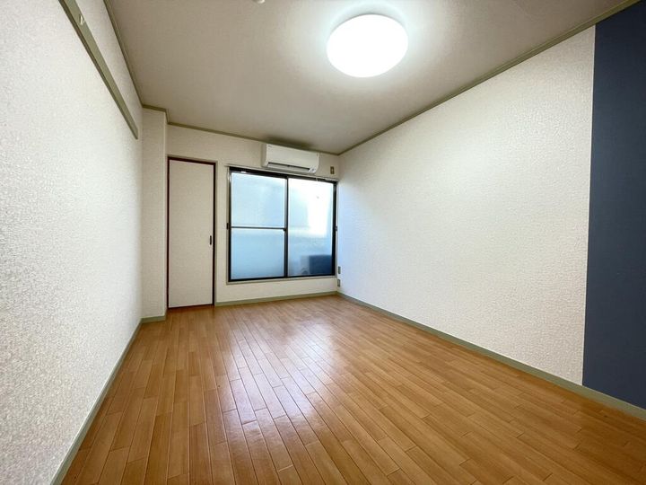 えび寿マンションの居間