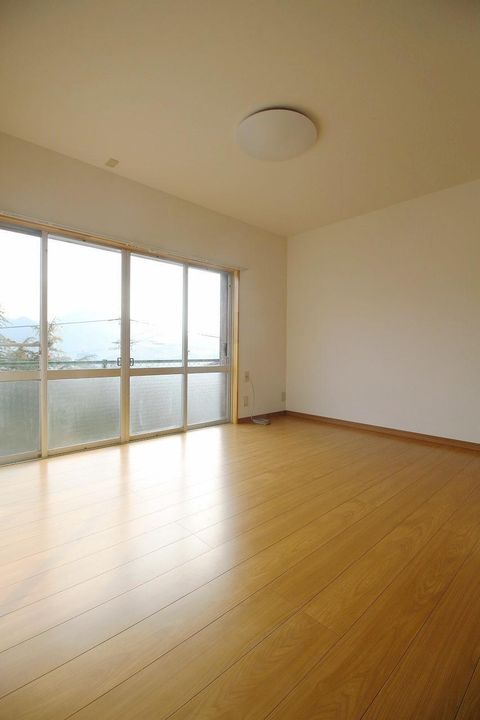 長崎県長崎市立山5(一戸建)の賃貸物件の居間