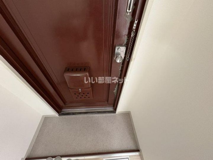 大阪府門真市舟田町(マンション)の賃貸物件の玄関