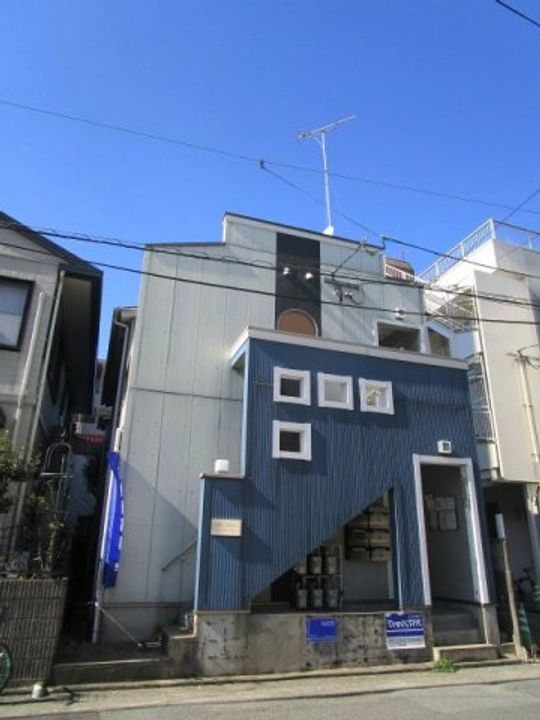 ARTHUR HILTSの外観