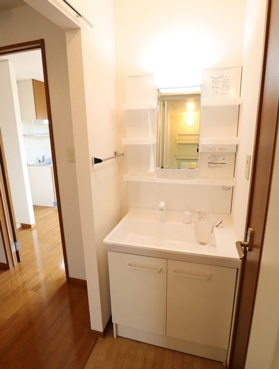 ミレニアム2000Bの内装