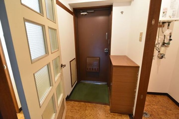 エルカミノ平岸の玄関