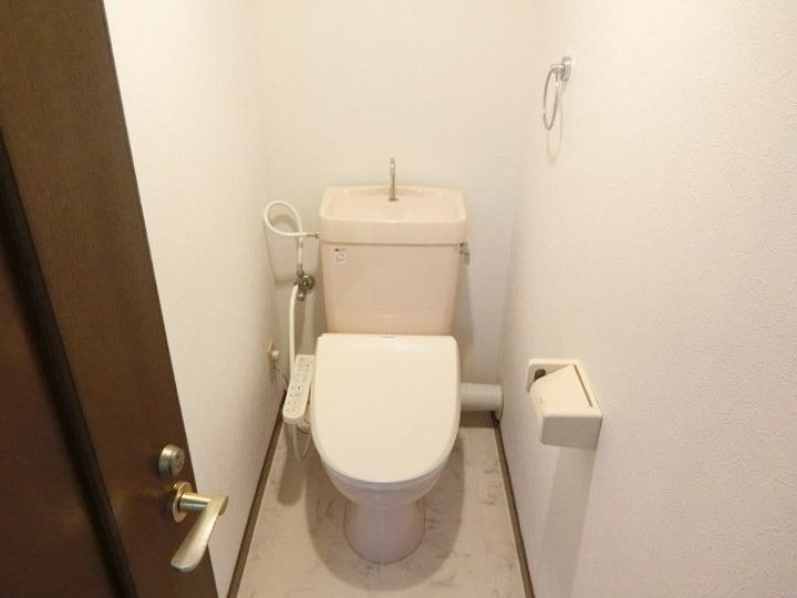 オーシャン50日進駅前の内装