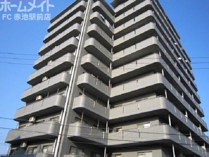 オーシャン50日進駅前の外観