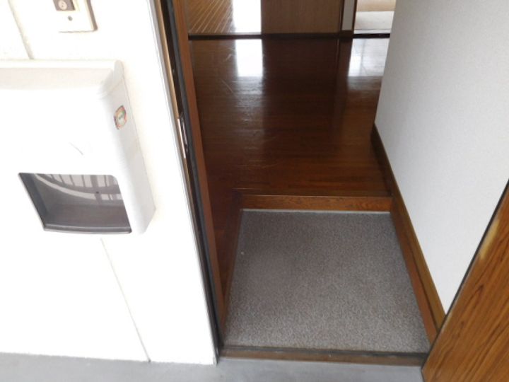 ディアス豊岡の玄関