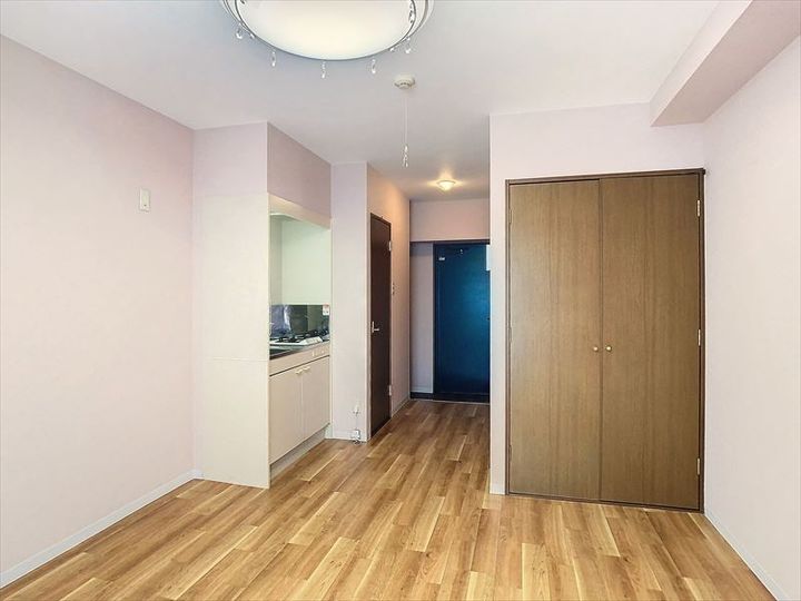 フォレキャンパニュ寺山の居間