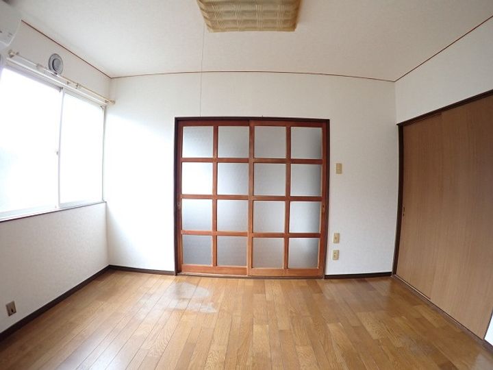 ハイツハーティエストの居間