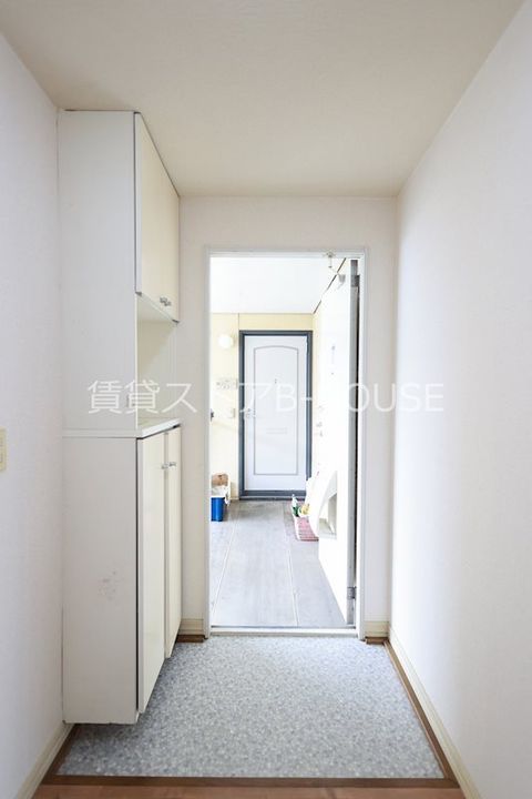 神奈川県厚木市下川入(アパート)の賃貸物件の玄関